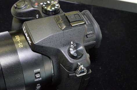 Panasonic Lumix FZ1000, particolare ghiere